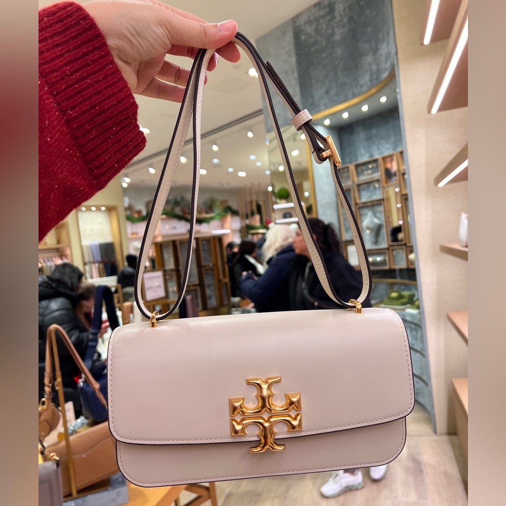 NWT Tory Burch
Eleanor Small Convertible Shoulder Bag